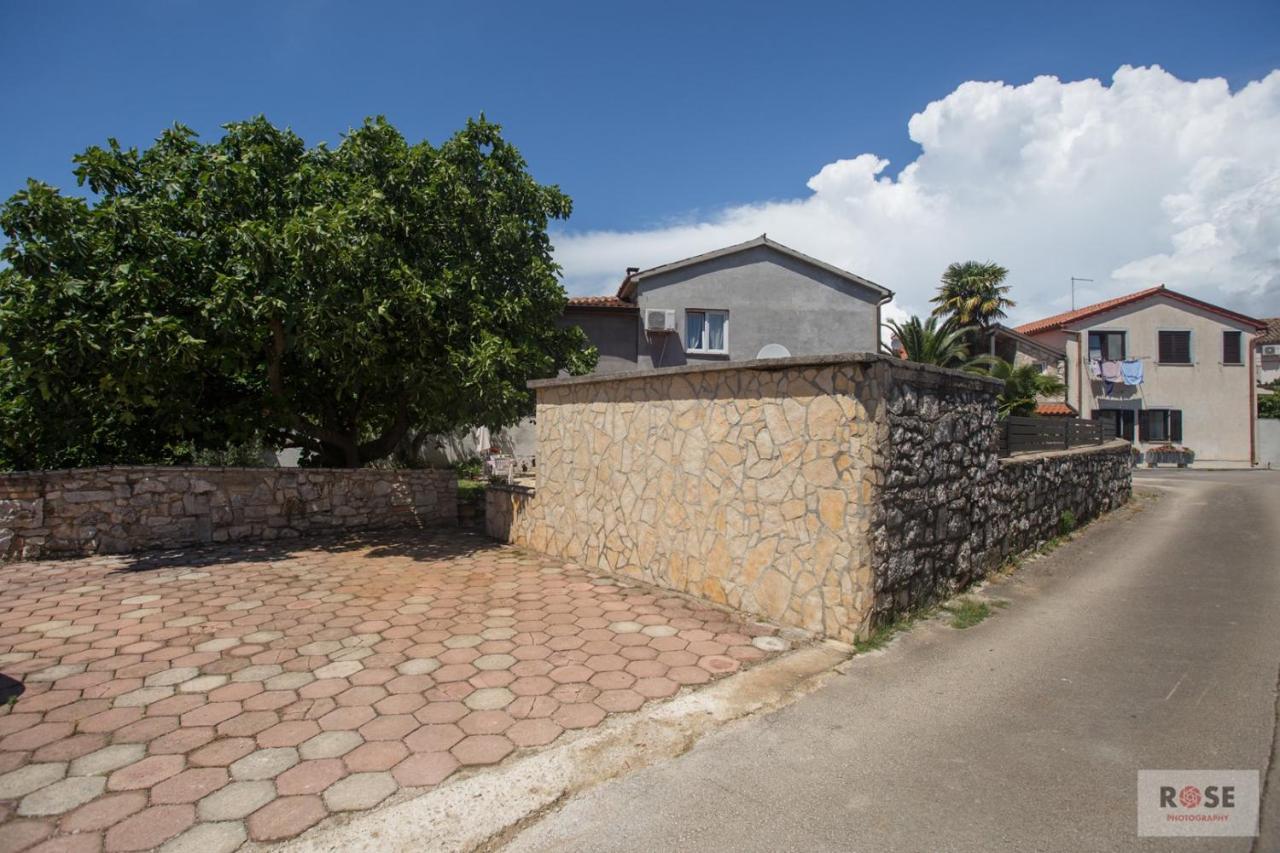 Apartment Laureta Poreč Dış mekan fotoğraf